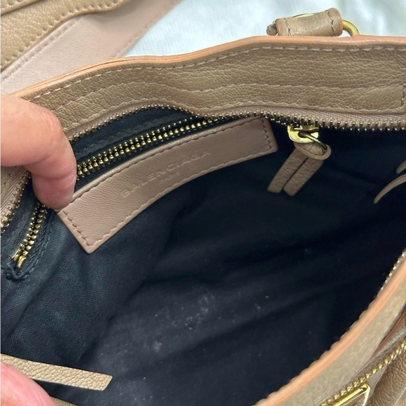 BALENCIAGA MINI METALLIC EDGE CITY BAG NUDE - Picture 11 of 14